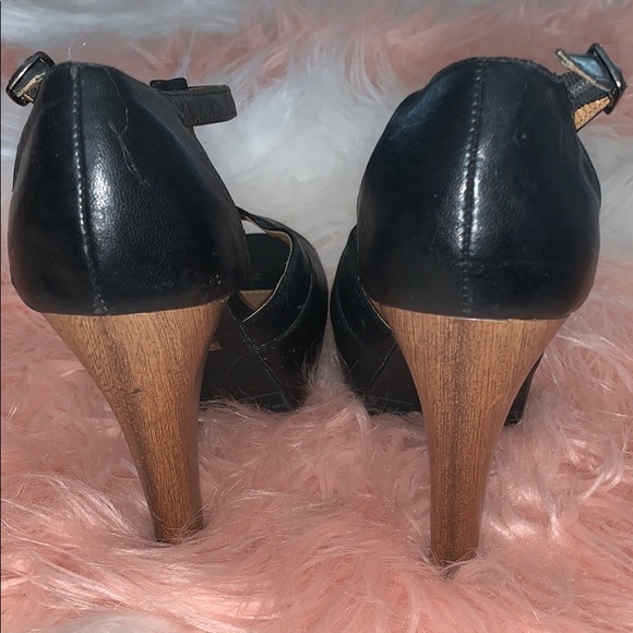 Heels 👠 - Picture 3 of 4